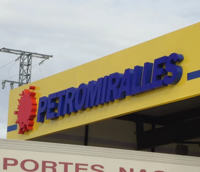 gasolinera-petromiralles (5)