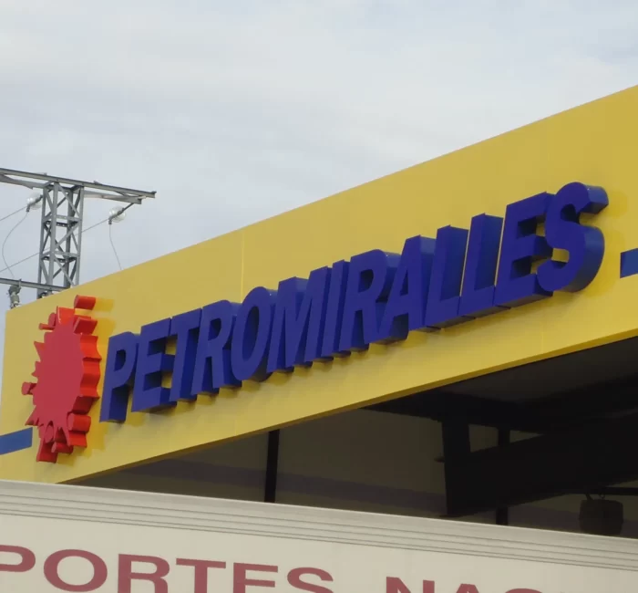 gasolinera-petromiralles (5)